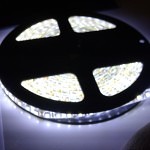 Brandende ledstrip op rol
